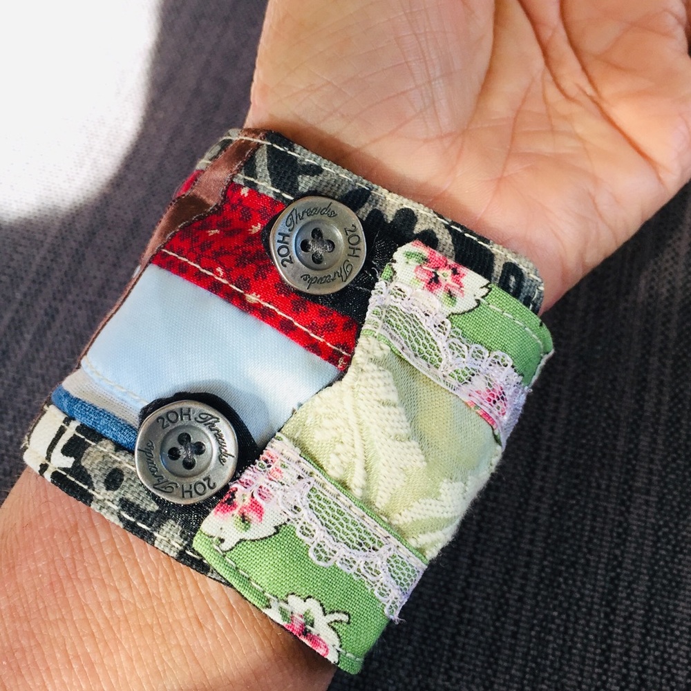 Handmade fabric cottagecore wide cuff bracelet - Picture 3 of 11